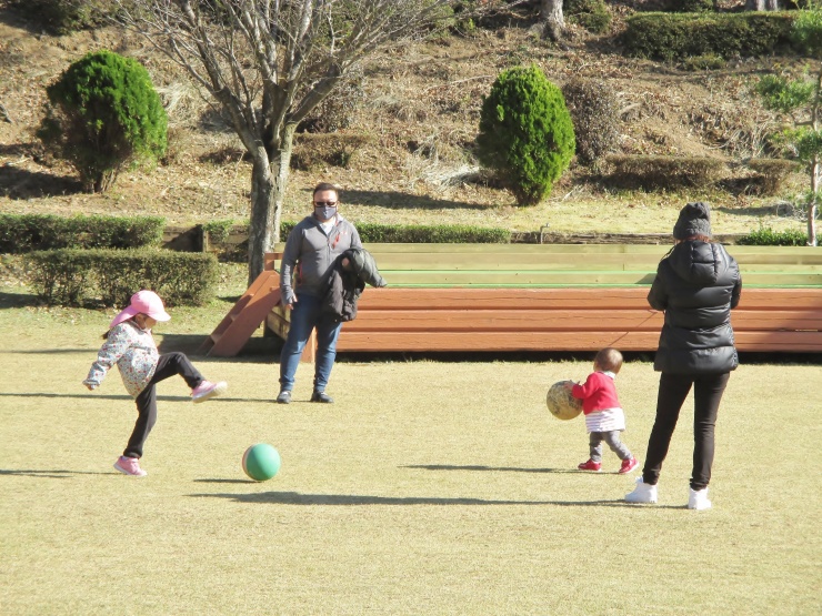 それぞれの親子で過ごす時間も楽しいね♪