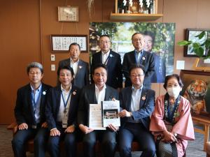松下新平参議院議員