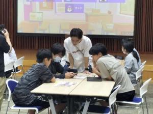 議論をする様子その３