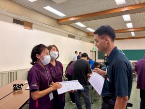 立位で会話練習
