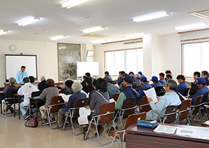 昨年、北浦町で行われた認知症の人への対応研修会の様子の画像